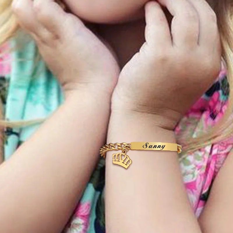 Customized name baby braclet with Small crown