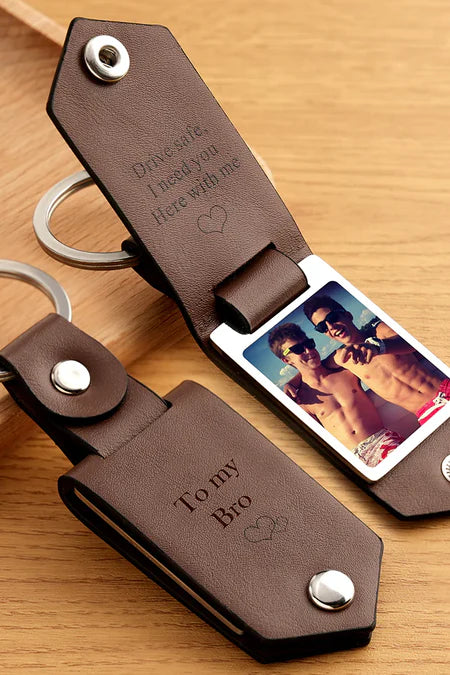 PERSONALISED LEATHER KEYCHAIN