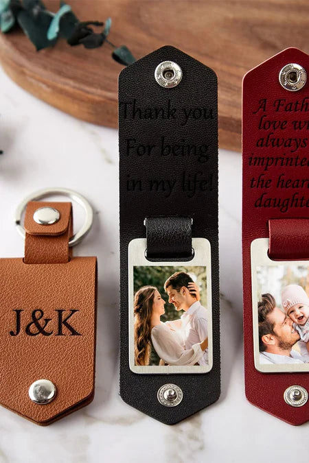 PERSONALISED LEATHER KEYCHAIN